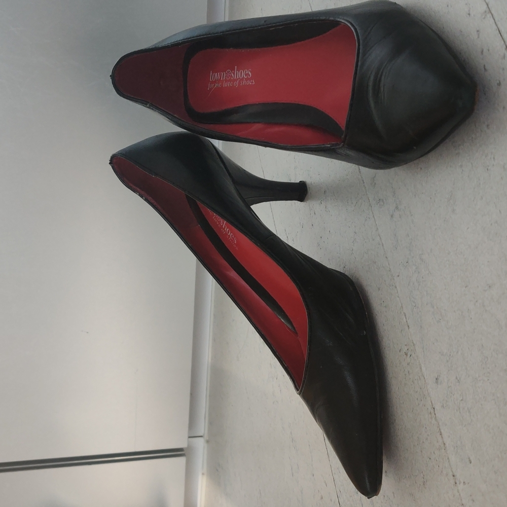 Town shoes Red bottom black leather pointed toe heel shoes